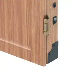 Armoire de fléchettes électronique murale en bois clair, rangement intégré et écran LED.