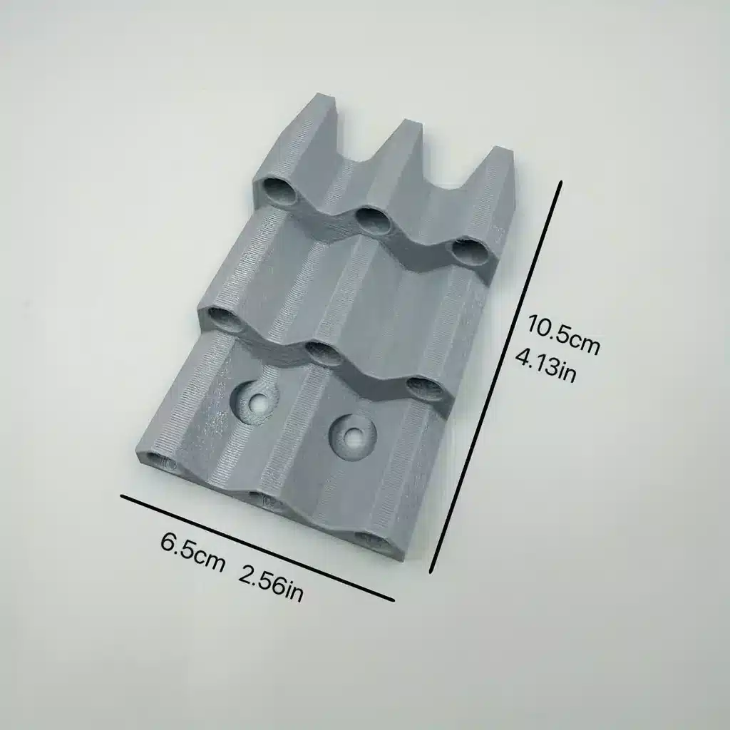 Support mural minimaliste pour fléchettes avec 9 emplacements en plastique noir